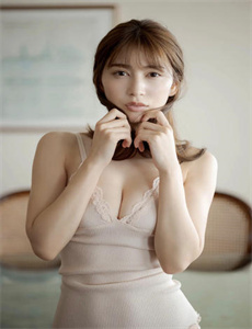美女性
